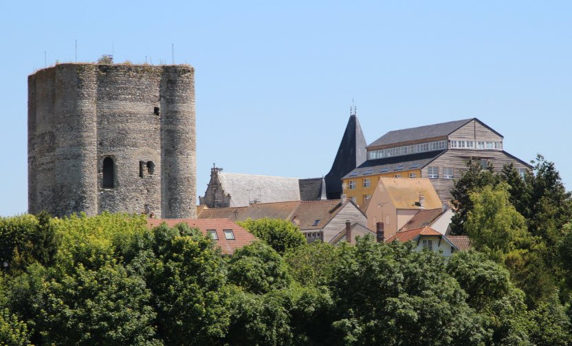 Donjon de Houdan, France